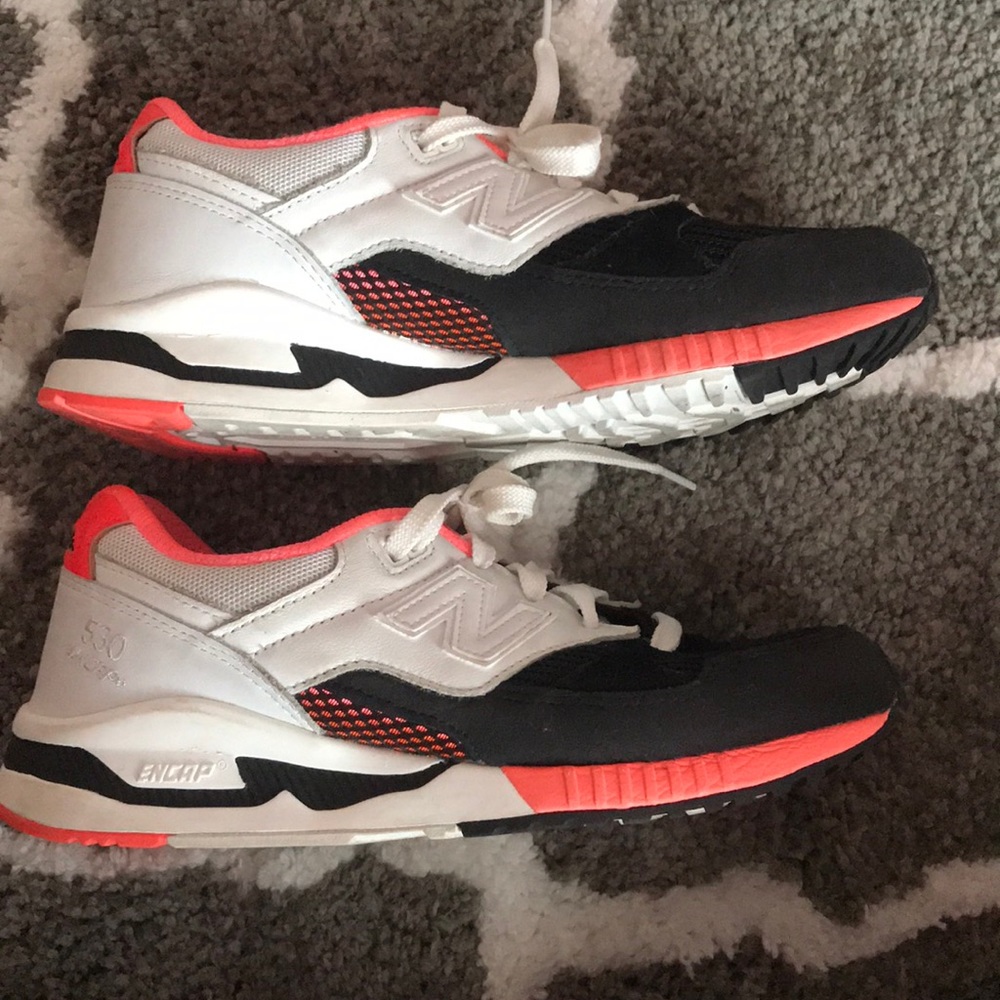 Hardly worn super cute new balances!